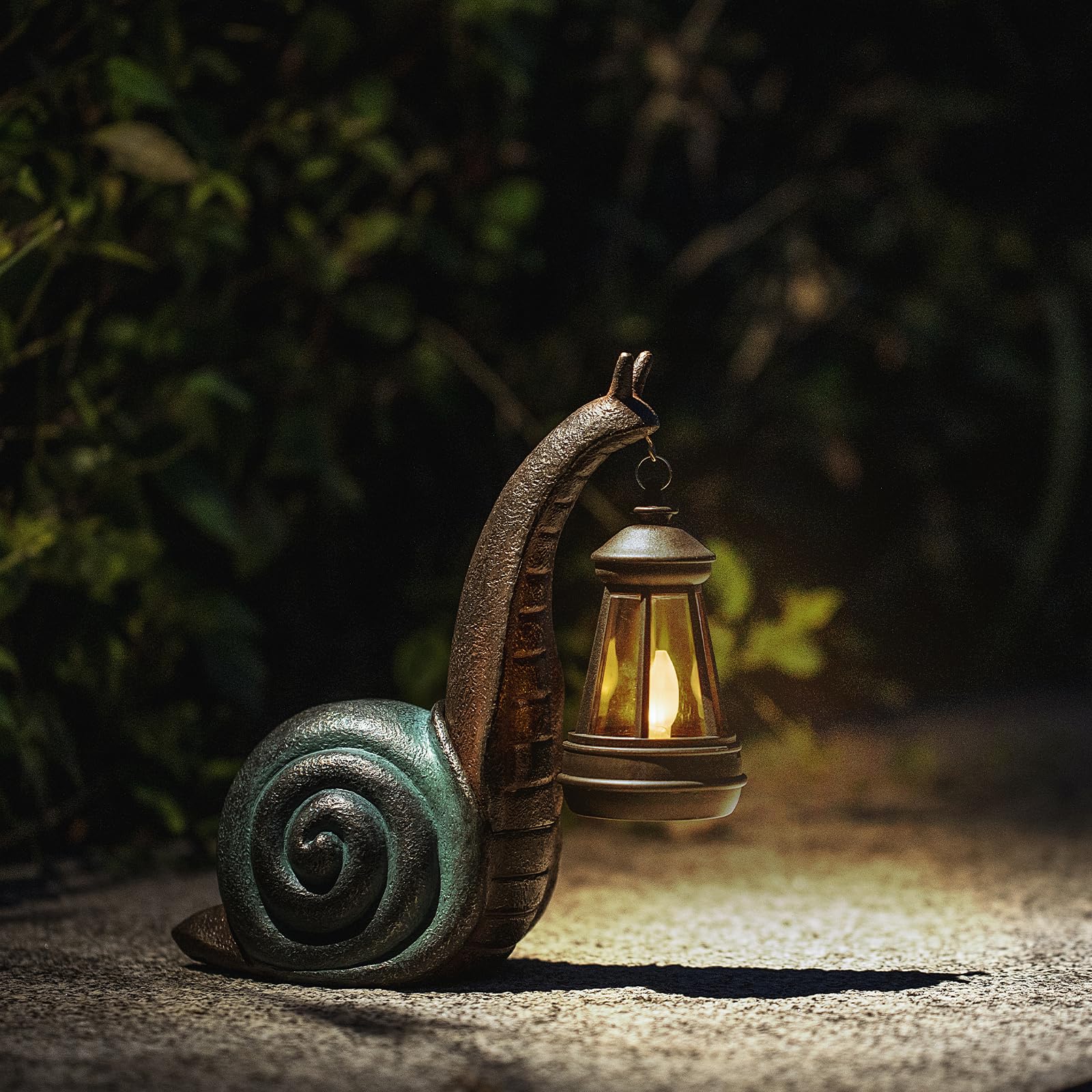 CSZLSMH Solar Snail Garden Lights Outdoor Decor (3.15" W x 4.92" L x 8.27" H), Solar Powered Figurine for Patio Lawn Yard Porch, Indoor Decoration, Unique Gift for Mom Grandma Women